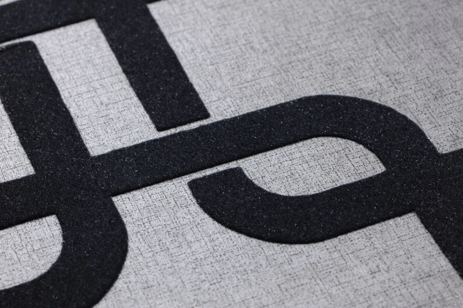 Tapete Gizmo Silbergrau 3 Tapete Gizmo Silbergrau – Bild 3