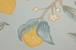 Tapete Lemon Tree Hellblaugrau -Tapetengeschäft 463202 B Lemon Tree 2880x1440