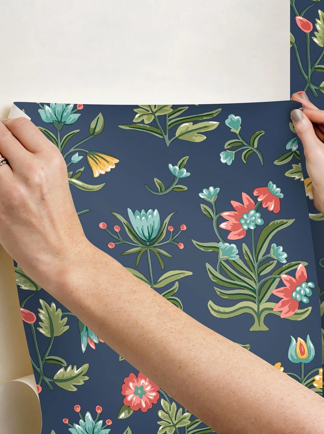 Selbstklebende Tapete Heirloom Floral Dunkelblau 3 Selbstklebende Tapete Heirloom Floral Dunkelblau - Image 3