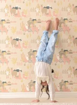 Tapete Lama Village Hellelfenbein -Tapetengeschäft Lama Village E 389362 2880x1440