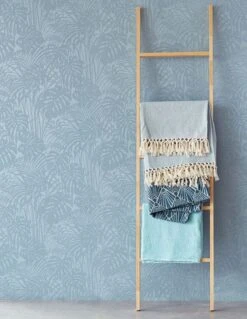 Tapete Persephone Pastellblau Glitzer -Tapetengeschäft Persephone A 821511 2880x1440